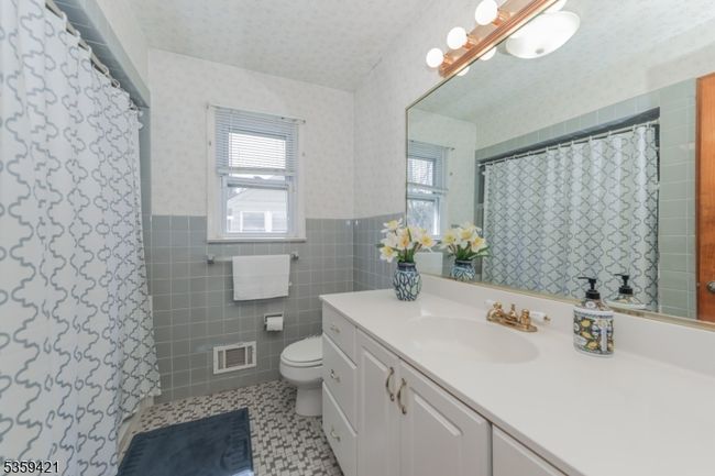167 Rolling Hills Rd, House other with 5 bedrooms, 3 bathrooms and null parking in Clifton NJ | Image 9
