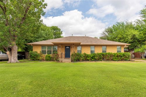 3211 Lockmoor Ln, Dallas, TX, 75220-1631 | Card Image