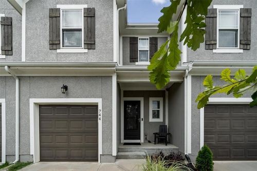744 W Shawnee Ct, Gardner, KS, 66030-7851 | Card Image