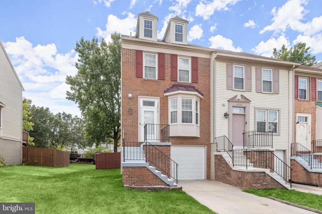 Oxford Dr, Laurel, MD 20707