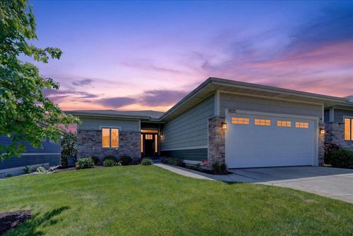 9025 Royal Oaks Cir, Verona, WI, 53593-7932 | Card Image