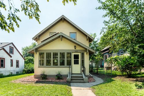 2123 Queen Ave N, Minneapolis, MN, 55411-2434 | Card Image