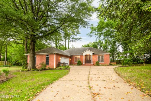 58 Country Club Cv, Jackson, TN, 38305-3909 | Card Image