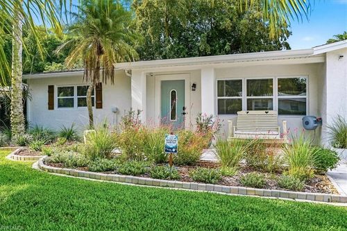 3880 Estey Ave, NAPLES, FL, 34104-4457 | Card Image