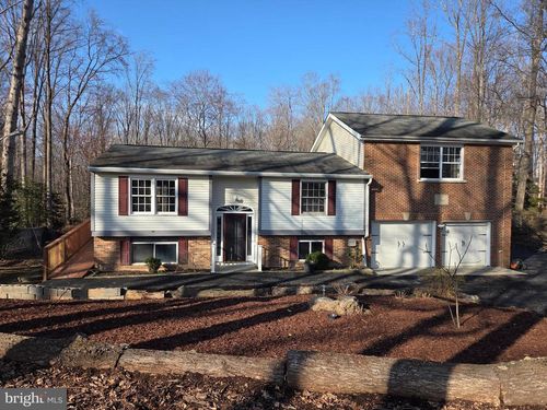 8004 Gracie Dr, MANASSAS, VA, 20112-3738 | Card Image