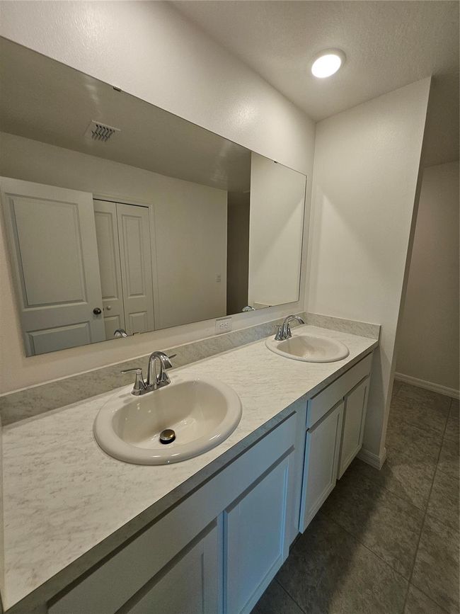 8076 98 Th Ct, House other with 4 bedrooms, 2 bathrooms and null parking in Vero Beach FL | Image 42
