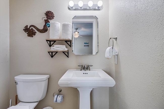 APT-229 - 4901 State Highway 361, Condo with 2 bedrooms, 2 bathrooms and null parking in Port Aransas TX | Image 31