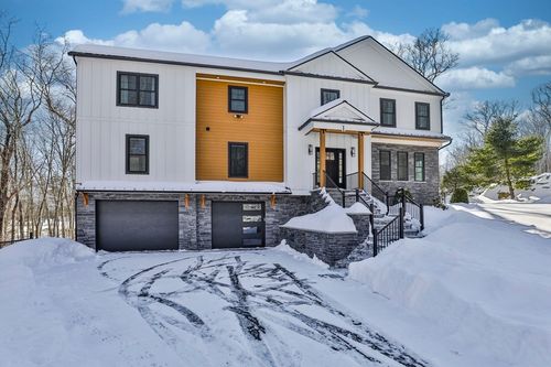 1 Whisper Way, Hopkinton, MA, 01748-1044 | Card Image