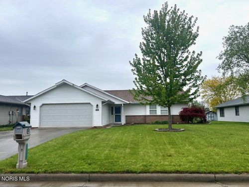 1609 Colonial Ln, Bryan, OH, 43506-9106 | Card Image