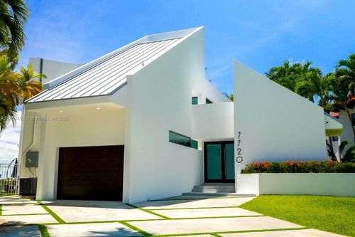 7720 Miami View Dr, North Bay Village, FL, 33141-4039 | Card Image