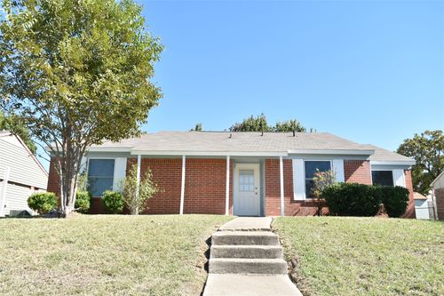 2014 High Bluff Dr, Garland, TX, 75041-2061 | Card Image
