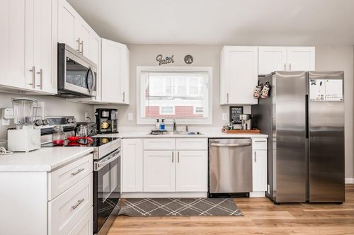 598 Main Street, Sanford, ME, 04083 | Card Image