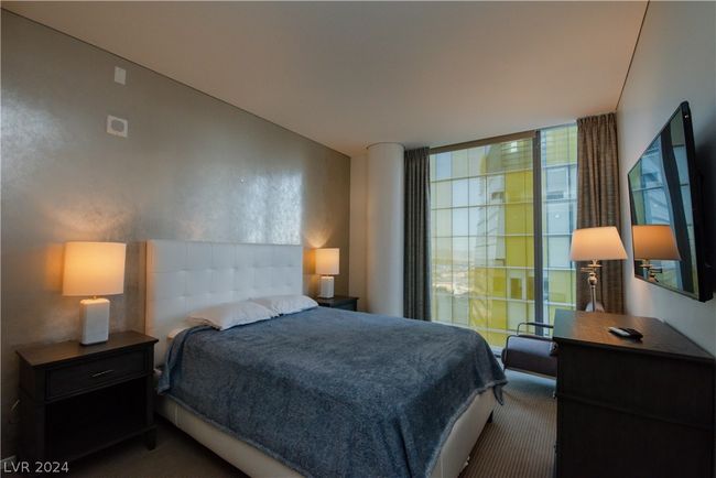 UNIT-3207 - 3722 Las Vegas Blvd, Home with 3 bedrooms, 2 bathrooms and null parking in Las Vegas NV | Image 6