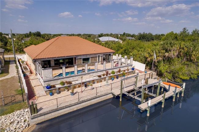 Gulf Access canal~13, 000 lb boat lift | Image 22