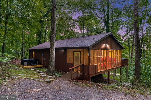 356 Razor Back Rd, GREAT CACAPON, WV, 25422-2400 | Card Image