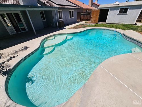 5400 Sugar Pine Dr, Bakersfield, CA, 93313-6015 | Card Image