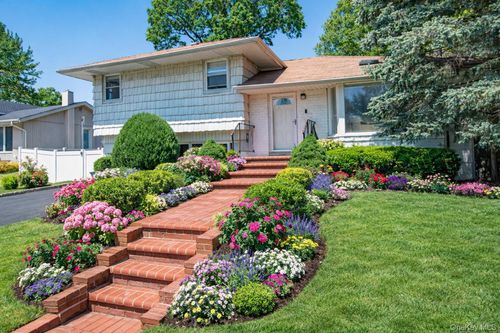 36 Middle Ln, Jericho, NY, 11753-2236 | Card Image