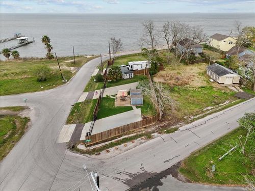 111 Jackson Ave, Bacliff, TX, 77518-1545 | Card Image
