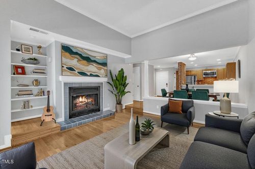 unit-302-700 Bishops Park Dr, Raleigh, NC, 27605-1250 | Card Image