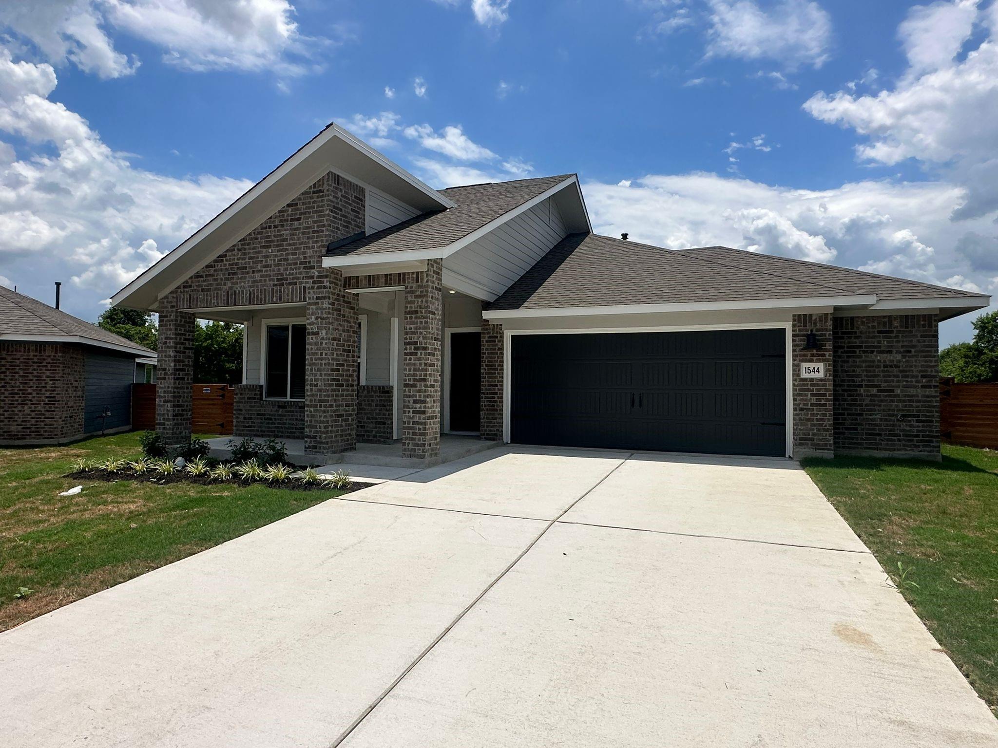 Residential Lease in Kyle 3