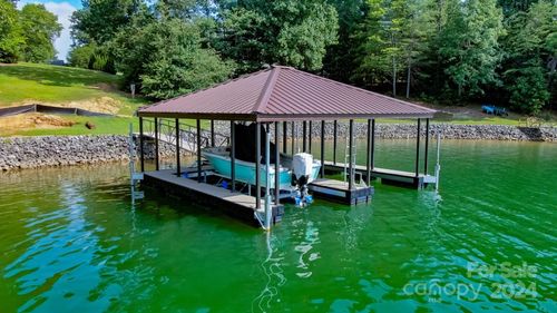 2715 Lakeridge Ct, Nebo, NC, 28761-8692 | Card Image
