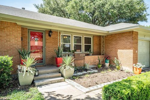 2328 Materhorn Dr, Dallas, TX, 75228-3308 | Card Image