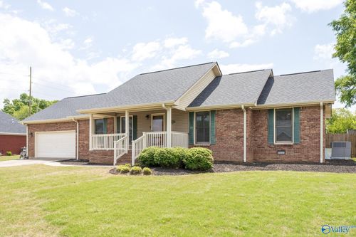 17960 Davis St, Athens, AL, 35611-3911 | Card Image