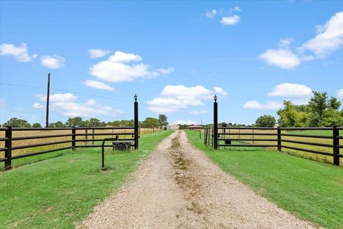 1668 County Road 324, Navasota, TX, 77868-6594 | Card Image