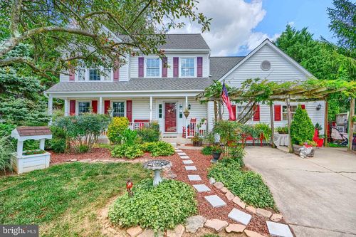 697 Garden Ct, WESTMINSTER, MD, 21157-4672 | Card Image
