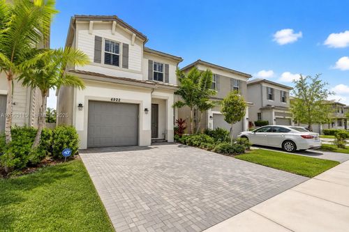 4922-4922 Nw 48th Ter, Tamarac, FL, 33319-3640 | Card Image