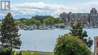 304 - 68 Songhees Rd, Condo with 1 bedrooms, 2 bathrooms and 1 parking in Victoria BC | Image 3