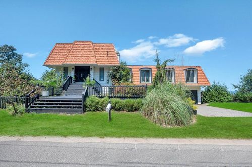 129 Shore Dr, Sound Beach, NY, 11789-1145 | Card Image