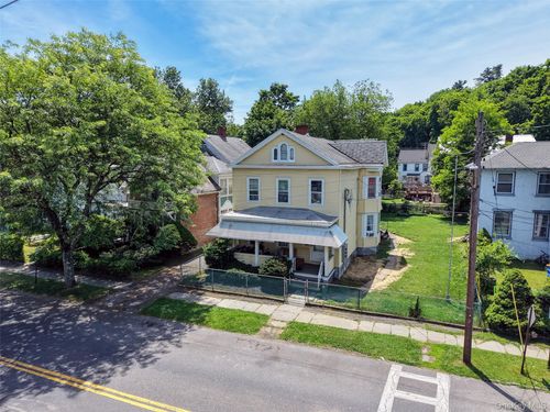 111 Wurts St, Kingston, NY, 12401-6328 | Card Image