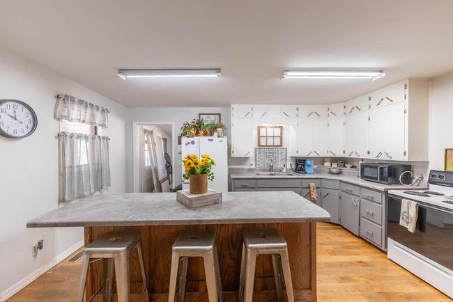 Home in town for sale15 | Image 16