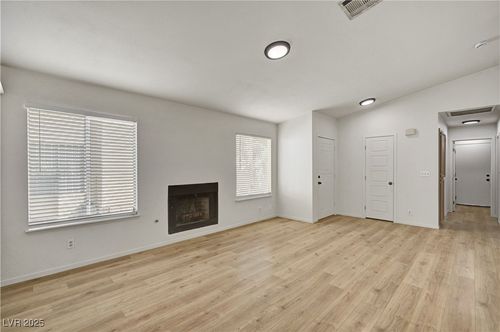 4416 Bristol Manor Dr, Las Vegas, NV, 89108-2918 | Card Image