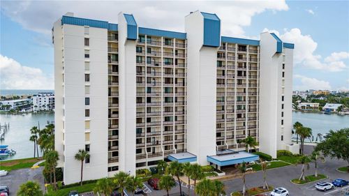 206-9525 Blind Pass Road, ST PETERSBURG, FL, 33706 | Card Image