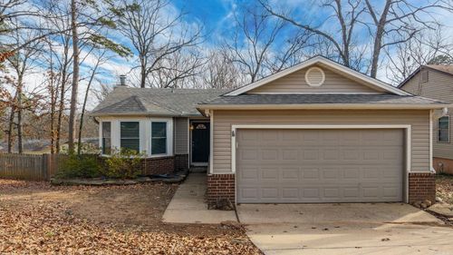 40 Oak Ridge Dr, Maumelle, AR, 72113-6847 | Card Image