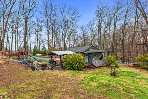111 N Shore Rd, Byram Twp, NJ, 07821-3032 | Card Image