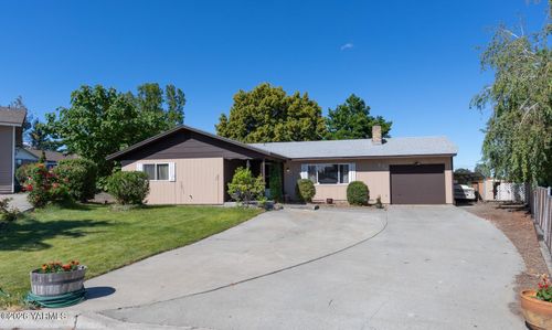 737 Darrin Ct, Sunnyside, WA, 98944 | Card Image