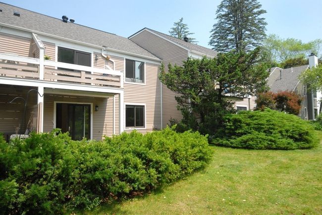 UNIT-3 - 19 Concord Greene, Condo with 2 bedrooms, 2 bathrooms and 1 parking in Concord MA | Image 28
