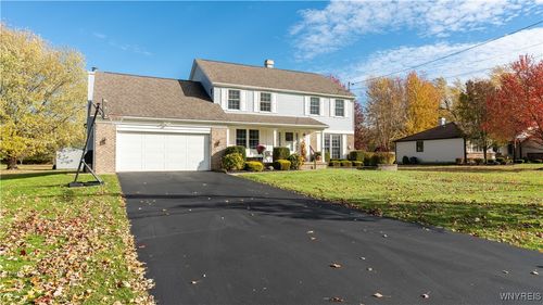 3105 Baker Rd, Orchard Park, NY, 14127-5405 | Card Image