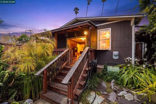 2637 Chestnut St, Oakland, CA, 94607 | Card Image