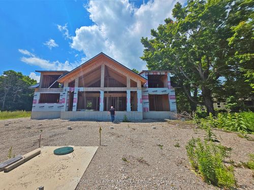 243 Isthmus Bay Rd, Lions Head, ON, N0H1W0 | Card Image