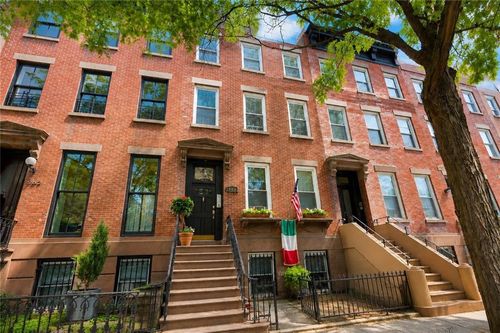560 Henry Street, Brooklyn, NY, 11231 | Card Image