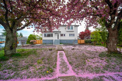 8684 12th Ave, Burnaby, BC, V3N2L9 | Card Image