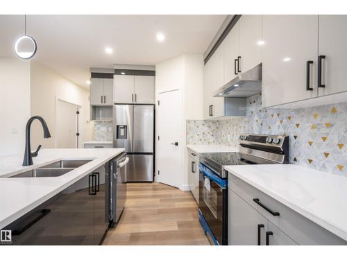 5720 176 Ave Nw, Edmonton, AB, T5Y3V6 | Card Image