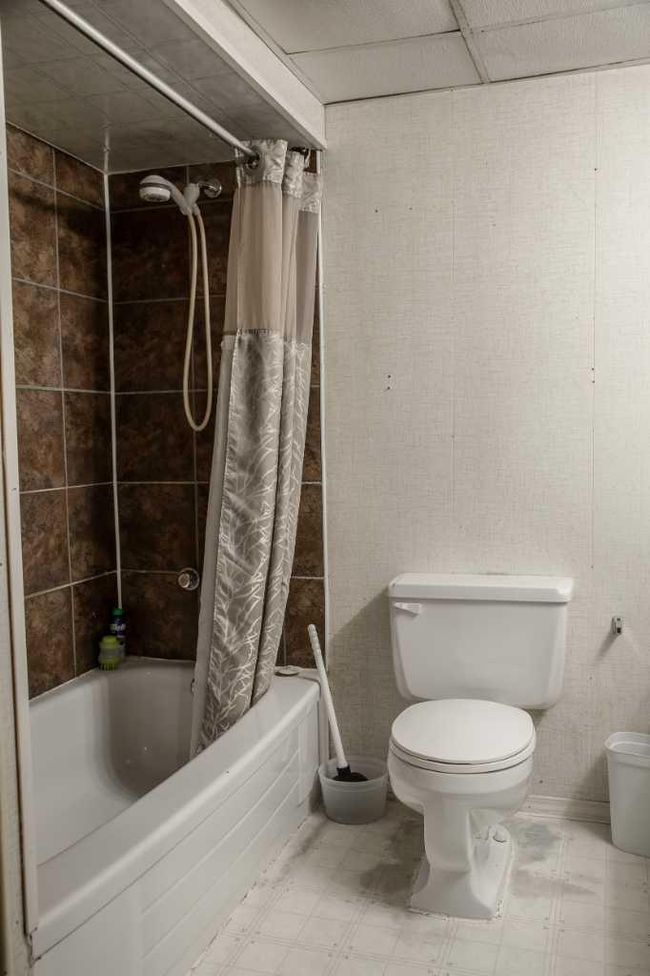 10513 106 Street, House other with 4 bedrooms, 2 bathrooms and 4 parking in High Level AB | Image 17