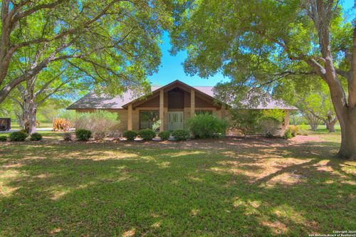 225 Wingate Ct, Seguin, TX, 78155-1224 | Card Image