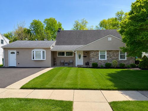 30 Hollow Rd, LEVITTOWN, PA, 19056-1121 | Card Image
