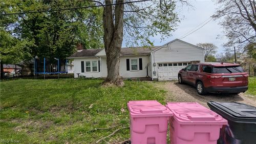 320 Indiana Ave, Mansfield, OH, 44905-2518 | Card Image